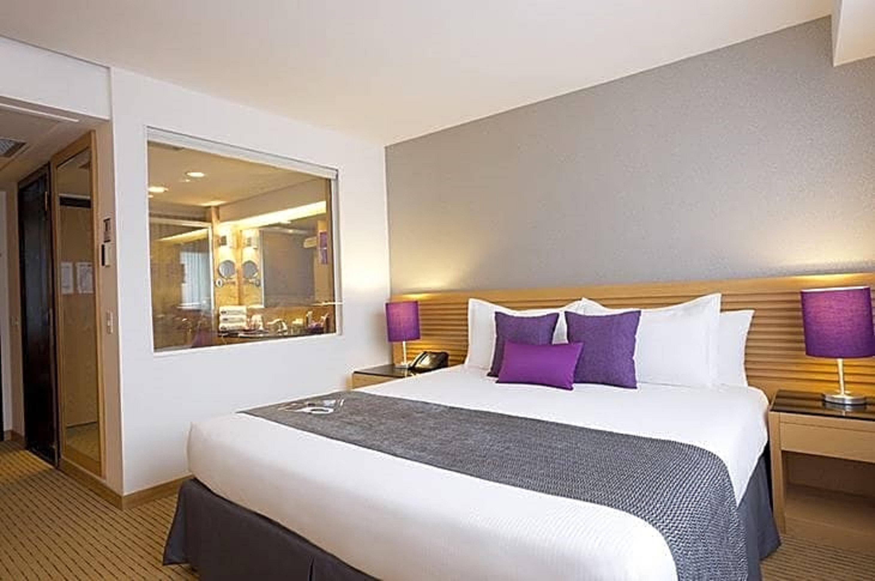 Eurobuilding Hotel & Suites Caracas Exterior photo A Premier Deluxe room at the hotel