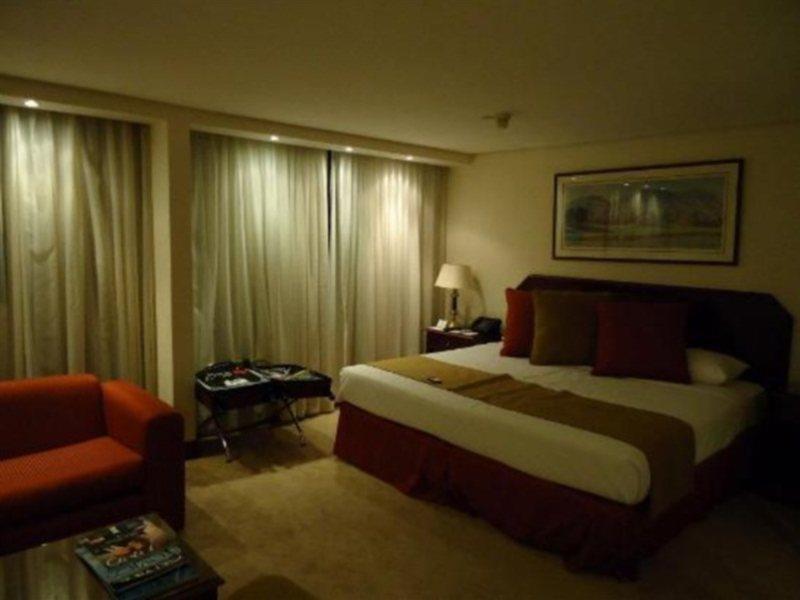 Eurobuilding Hotel & Suites Caracas Exterior photo A room at the hotel