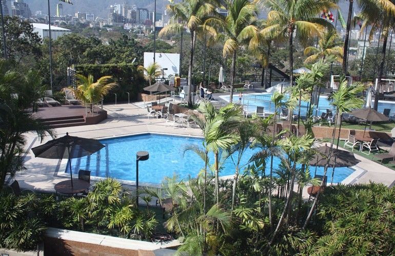 Eurobuilding Hotel & Suites Caracas Exterior photo The pool at the InterContinental Hotel
